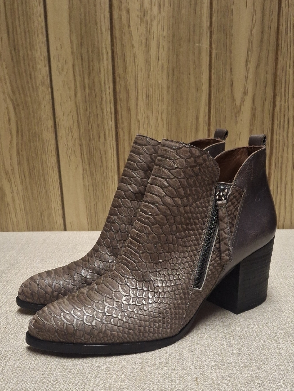 Donald J Pliner Edyn Boots Women’s 10M Taupe Brown Leather Snakeskin Ankle Boots